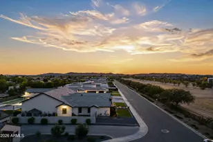 1371 E Kingbird Pl, Chandler, AZ 85286 - Photo 9