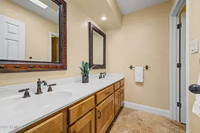 11434 N 40th Court, Phoenix, AZ 85028 - Photo 21