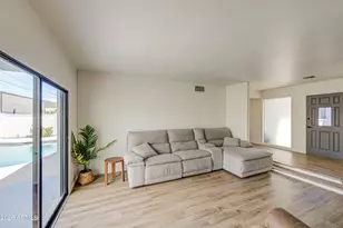 2048 W Joan De Arc Ave, Phoenix, AZ 85029 - Photo 9