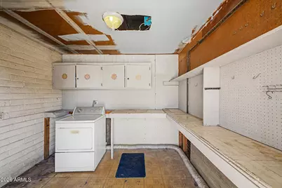 7812 W Clarendon Avenue, Phoenix, AZ 85033 - Photo 29