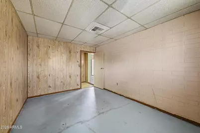 7812 W Clarendon Avenue, Phoenix, AZ 85033 - Photo 21
