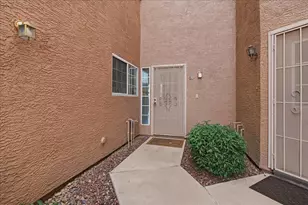 1633 E Lakeside Dr, Gilbert, AZ 85234 - Photo 23