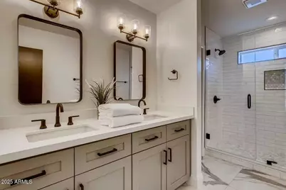 8115 E Edgemont Avenue, Scottsdale, AZ 85257 - Photo 15
