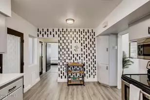 8115 E Edgemont Ave, Scottsdale, AZ 85257 - Photo 9