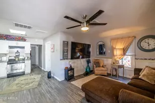 6739 N 61st Ave, Glendale, AZ 85301 - Photo 9