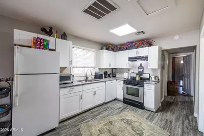 6739 N 61st Avenue, Glendale, AZ 85301 - Photo 3