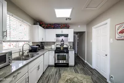 6739 N 61st Avenue, Glendale, AZ 85301 - Photo 5