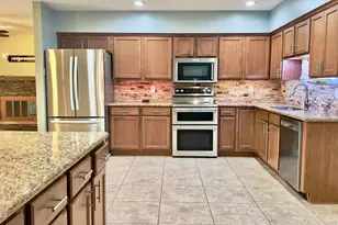801 W Michelle Dr, Phoenix, AZ 85023 - Photo 9