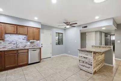 801 W Michelle Drive, Phoenix, AZ 85023 - Photo 11
