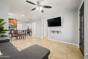 67 E Kesler Ln, Chandler, AZ 85225 - Photo 7