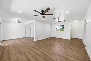 2558 N 40th St, Phoenix, AZ 85008 - Photo 3