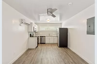 1707 N 18th Street #B8, Phoenix, AZ 85006 - Photo 7