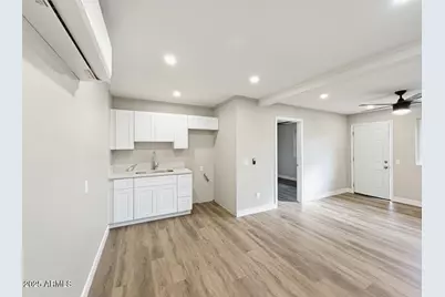 513 E Hatcher Road #Apt 6, Phoenix, AZ 85020 - Photo 1