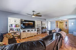 10818 W Brookside Dr, Sun City, AZ 85351 - Photo 5