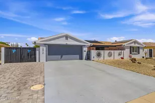 10818 W Brookside Dr, Sun City, AZ 85351 - Photo 1