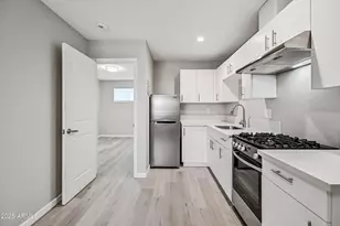3025 N 32nd St, Phoenix, AZ 85018 - Photo 11