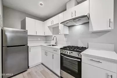 3025 N 32nd Street #Apt 18, Phoenix, AZ 85018 - Photo 7
