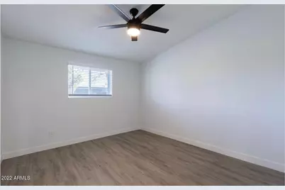 2020 W Hayward Avenue #Apt 25, Phoenix, AZ 85021 - Photo 5