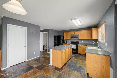 4804 S 25th Drive, Phoenix, AZ 85041 - Photo 13