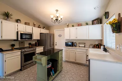 9126 W Port Royale Lane, Peoria, AZ 85381 - Photo 11