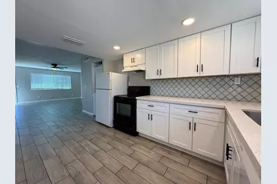 3302 W Loma Lane #Unit 3, Phoenix, AZ 85051 - Photo 5