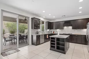 3826 E Cat Balue Dr, Phoenix, AZ 85050 - Photo 13