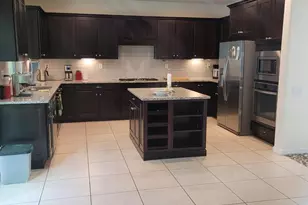 3826 E Cat Balue Dr, Phoenix, AZ 85050 - Photo 9