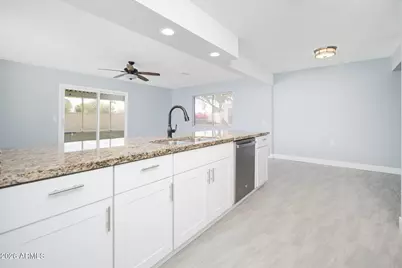 14820 N Lakeforest Drive, Sun City, AZ 85351 - Photo 13