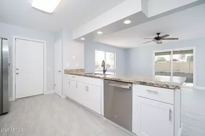 14820 N Lakeforest Drive, Sun City, AZ 85351 - Photo 11