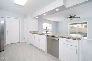 14820 N Lakeforest Dr, Sun City, AZ 85351 - Photo 11