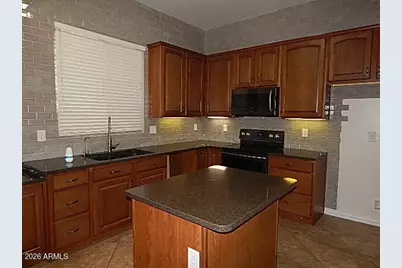 13641 S 180th Avenue, Goodyear, AZ 85338 - Photo 3