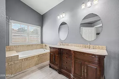 5542 W Saguaro Park Lane, Glendale, AZ 85310 - Photo 17