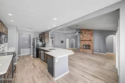5542 W Saguaro Park Lane, Glendale, AZ 85310 - Photo 15