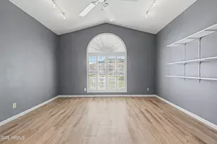 5542 W Saguaro Park Ln, Glendale, AZ 85310 - Photo 7