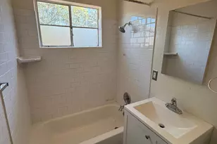41 E Woodward Dr, Phoenix, AZ 85004 - Photo 11