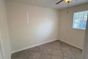 41 E Woodward Dr, Phoenix, AZ 85004 - Photo 15