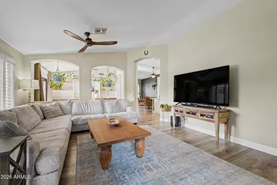 8246 W Rose Garden Lane, Peoria, AZ 85382 - Photo 3