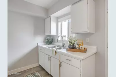 2627 N 45th Avenue #3C, Phoenix, AZ 85035 - Photo 5