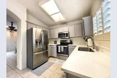 18802 N 44th Place, Phoenix, AZ 85050 - Photo 5