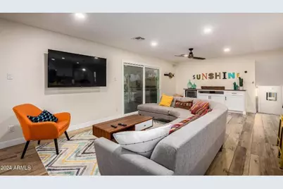 8762 E Monterey Way, Scottsdale, AZ 85251 - Photo 15