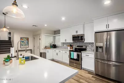 8762 E Monterey Way, Scottsdale, AZ 85251 - Photo 13