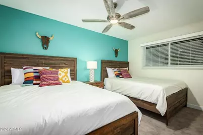 8762 E Monterey Way, Scottsdale, AZ 85251 - Photo 27