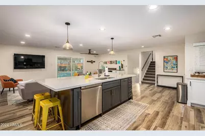 8762 E Monterey Way, Scottsdale, AZ 85251 - Photo 11