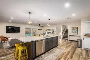 8762 E Monterey Way, Scottsdale, AZ 85251 - Photo 11