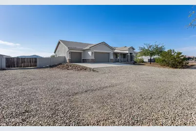 825 E Perdido Way, Phoenix, AZ 85086 - Photo 3