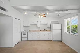 10606 W Oakmont Dr, Sun City, AZ 85351 - Photo 7