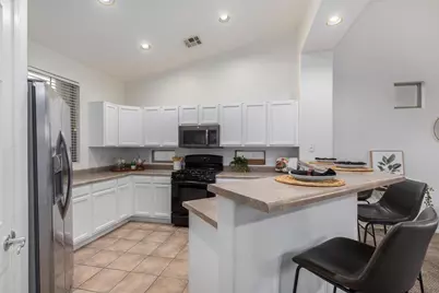 17536 W Desert View Lane, Goodyear, AZ 85338 - Photo 5