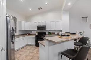 17536 W Desert View Ln, Goodyear, AZ 85338 - Photo 5