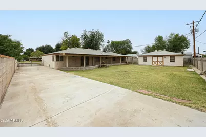 8231 N 58th Avenue, Glendale, AZ 85302 - Photo 11