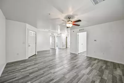 3065 N 67th Avenue #Apt 132, Phoenix, AZ 85033 - Photo 3